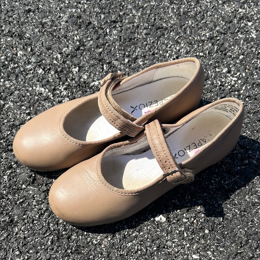 Girls tap shoes
